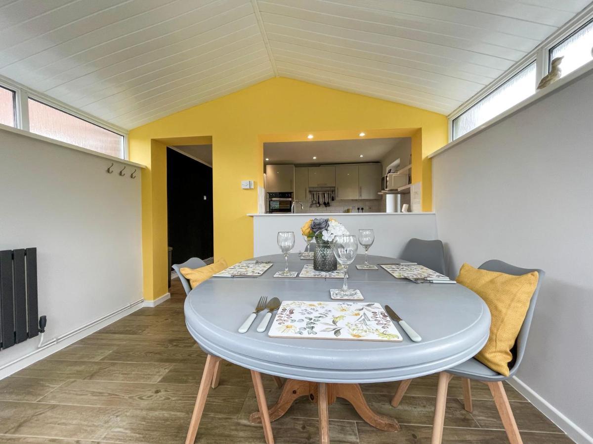 Well Situated, Cosy 2 Bed House Villa Уест Кърби Екстериор снимка